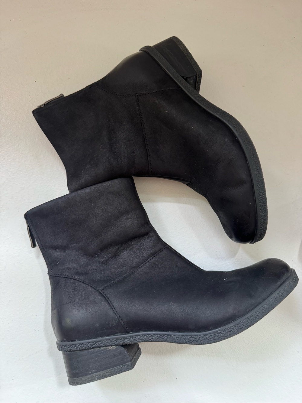 Dansko Brianne black waterproof leather ankle boots size 39